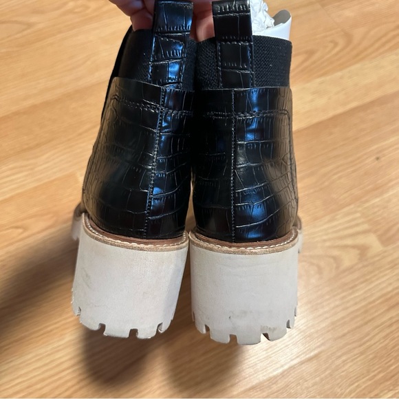 Dolce Vita 8.5 Huey Lug-Sole Chelsea Booties chunky utilitarian black animal - Picture 4 of 8